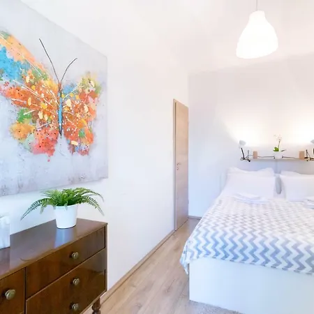 City Garden Apartment