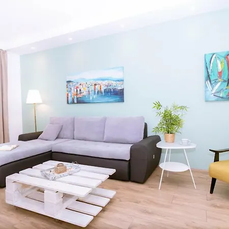 City Garden Apartment